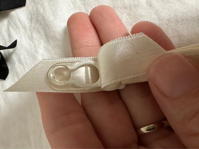 Porte jartelle dentelle crème - photo numéro 4