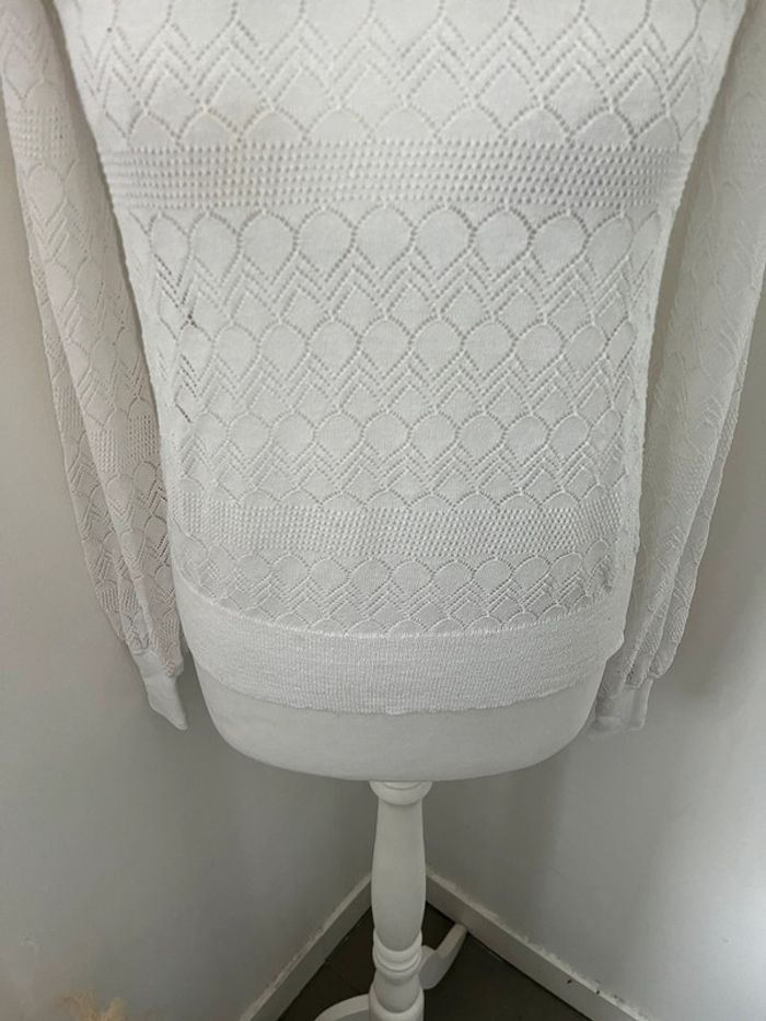 Pull fin blanc ajouré et froufrou Maje S - photo numéro 2