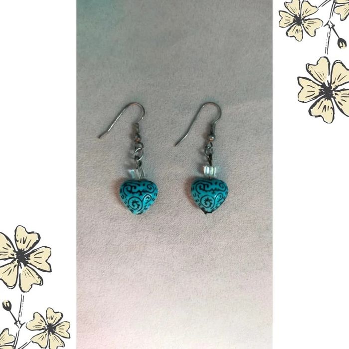 Boucles d’oreilles pendantes – cœur turquoise à motifs noirs - photo numéro 8
