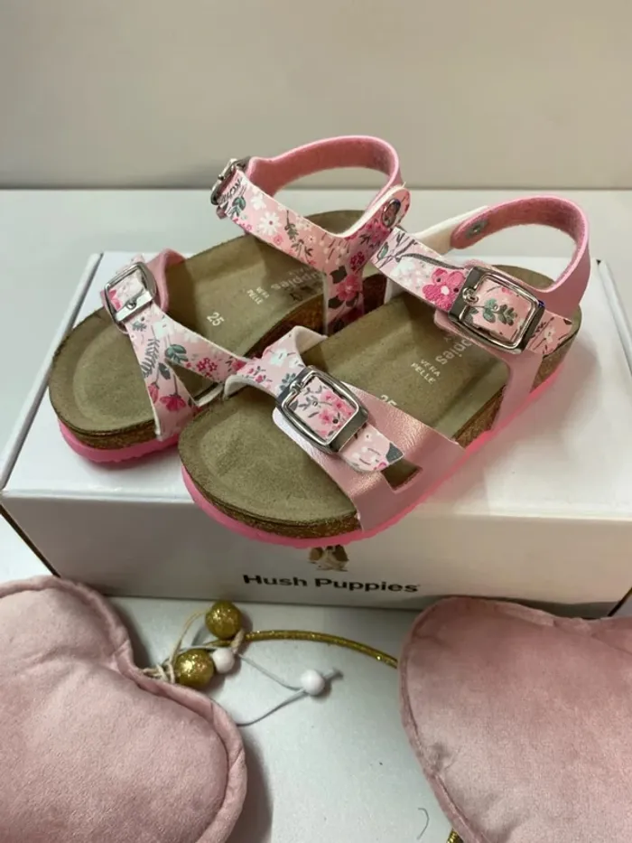 Sandales fleuries fille (neuf) - Taille 25 - photo numéro 3