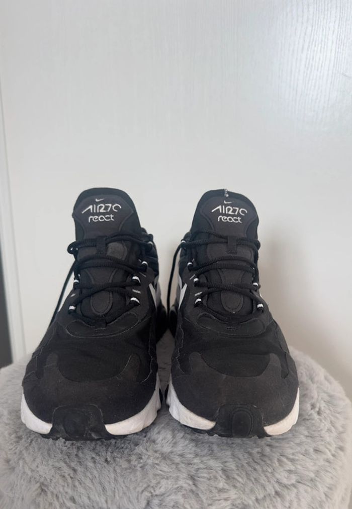 Baskets Nike airmax 270 react noire et blanche - pointure 45 - tres bon état - photo numéro 2
