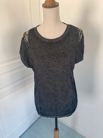 T shirt gris avec dentelle best mountain taille 2