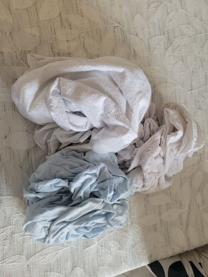 Lot 2 draps housses + 1 alèse 70×140
