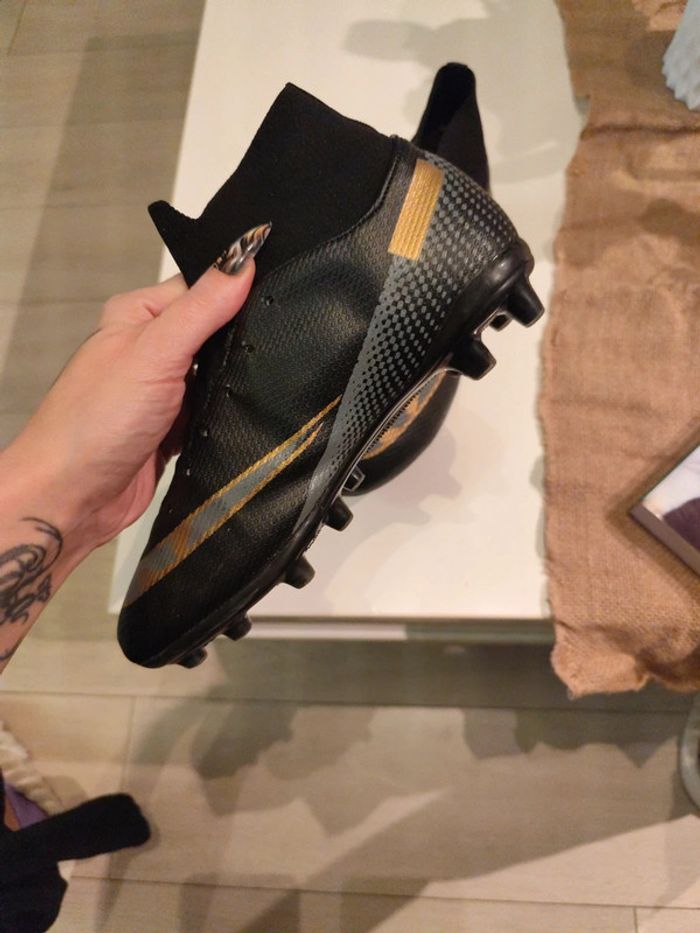 Chaussures de foot - photo numéro 2