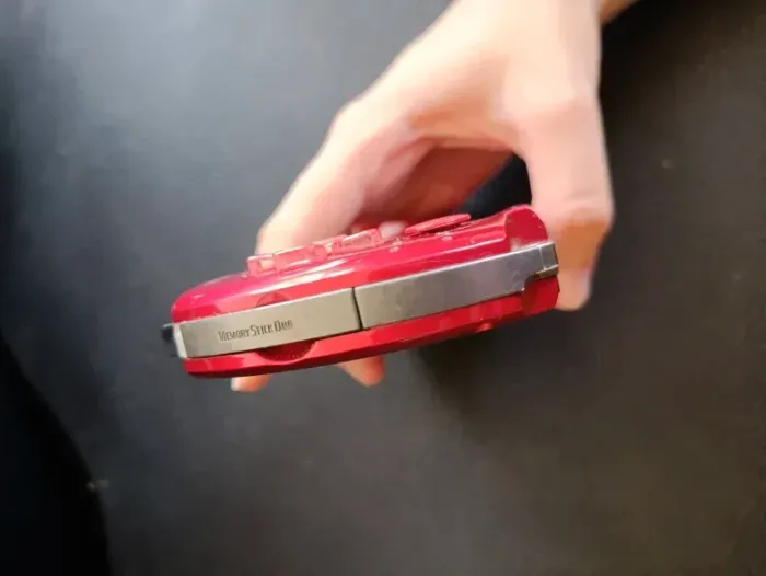 PSP 3004 Slim Rouge Radiant Red Sony - photo numéro 6