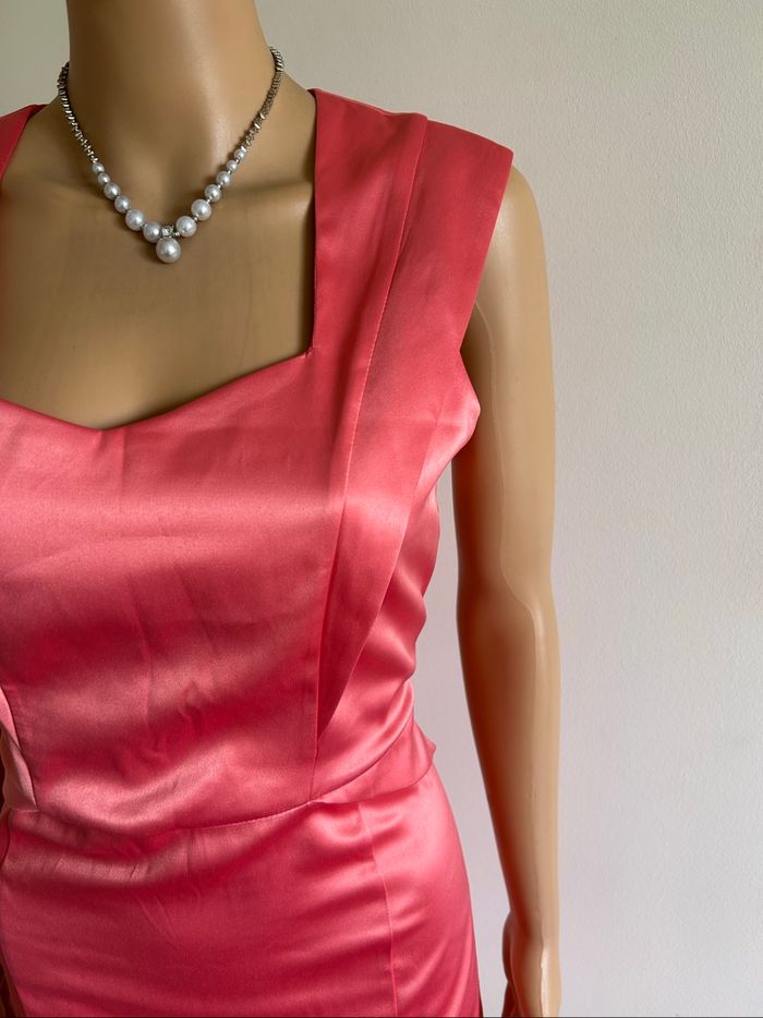 Robe rose corail satinée neuve sans manches Naf Naf taille 38 - photo numéro 4