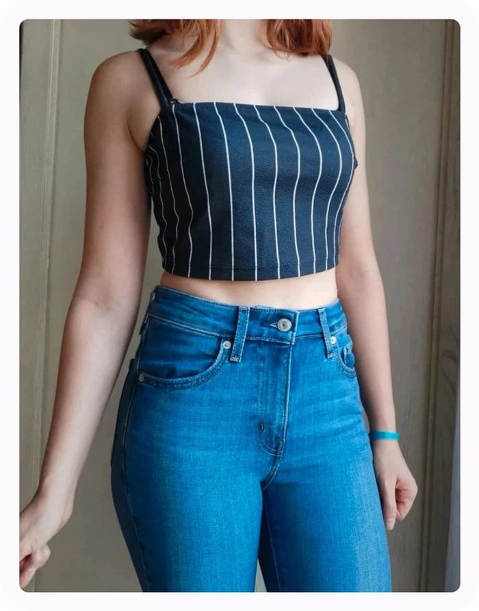 Crop top noir et blanc rayé