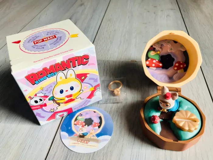 Pop Mart Romantic Ring Box Series 4 - Pucky