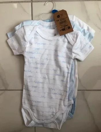 Lot de 3 Bodies manches courtes Sincere coton biologique T 9 mois neufs dans emballage