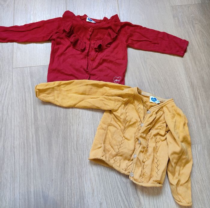 Lot gilets fille 12 mois - photo numéro 2