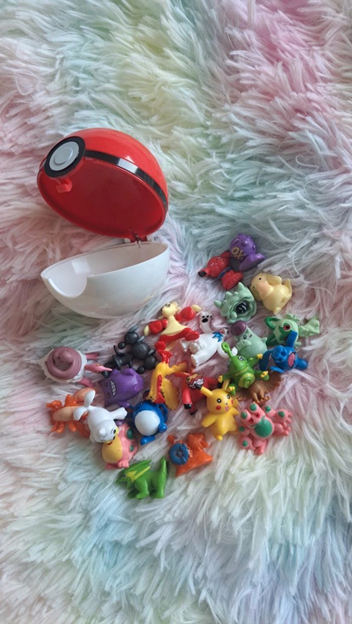 Figurines pokemon et pokeball - photo numéro 2