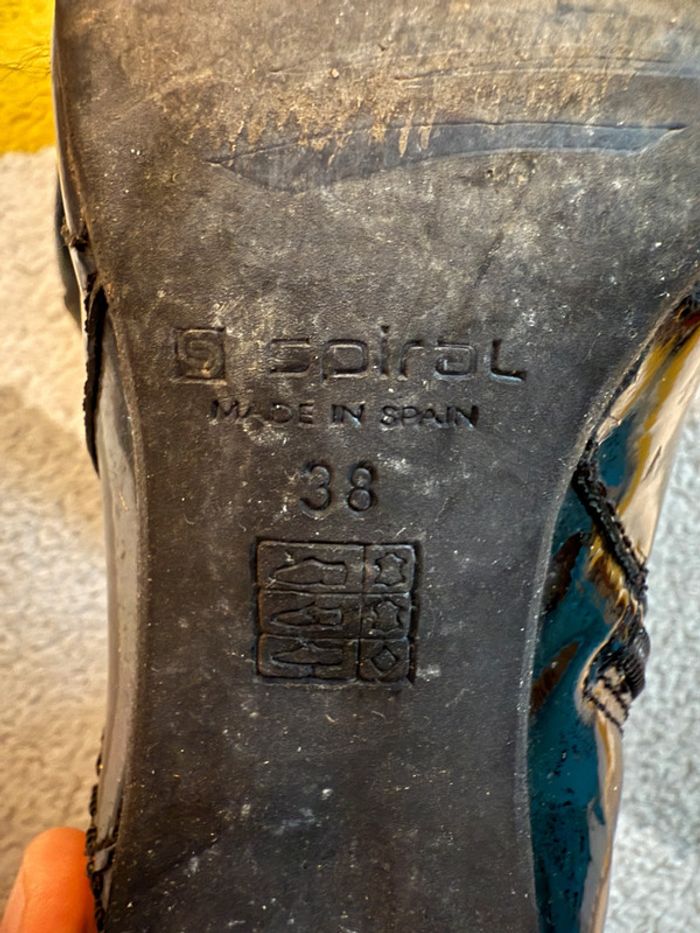 Bottines à talons en cuir verni Spiral Taille 38 - photo numéro 5