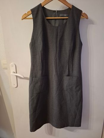 Robe caroll (tissus hiver )  taille 38 sur l'étiquette taille 40 mesure dans l'annonce 