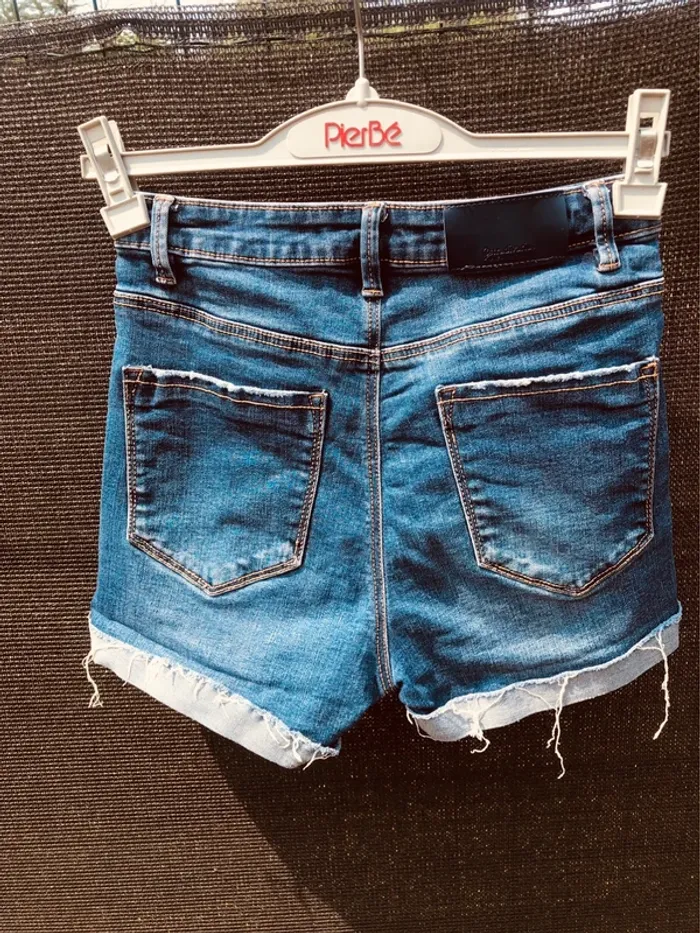 Short 34 - photo numéro 2