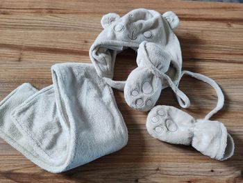 Écharpe, bonnet, gants