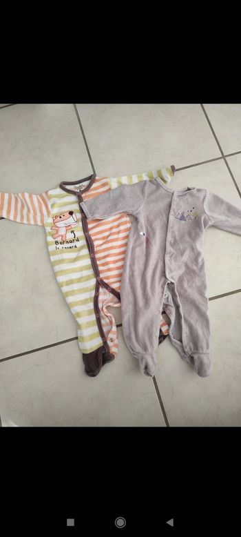 Lot 2 pyjamas en velours taille 6 mois
