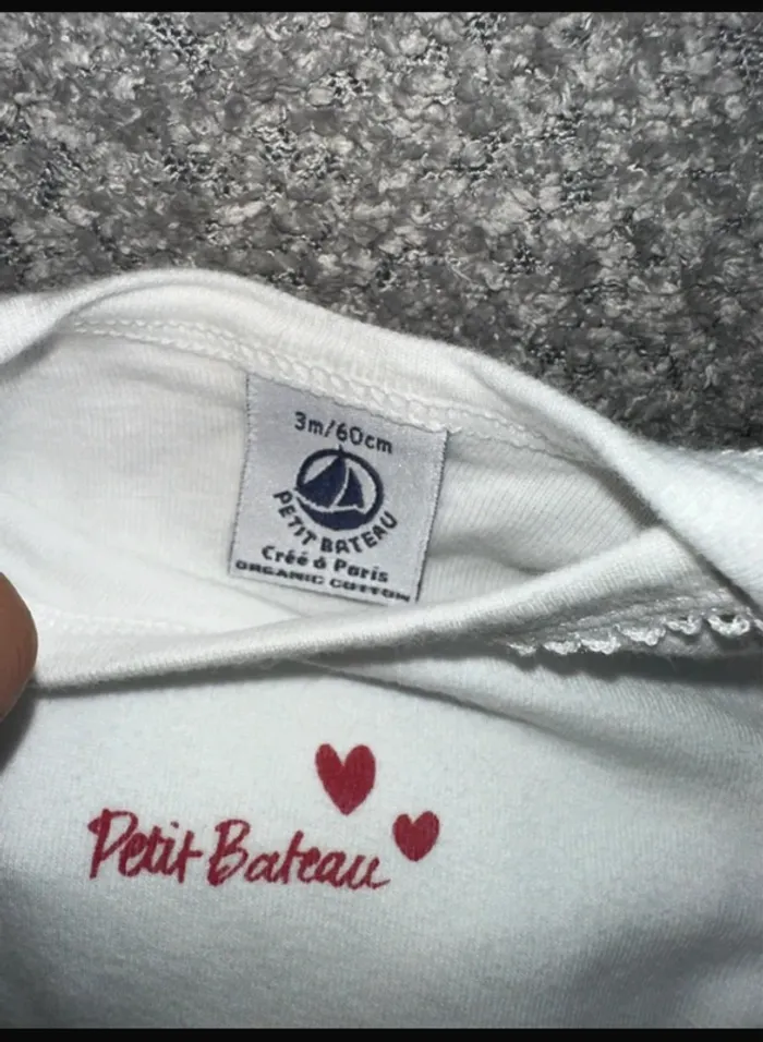 Bodie manches longues blanc inscription petit cœur rouge Petit Bateau - photo numéro 3