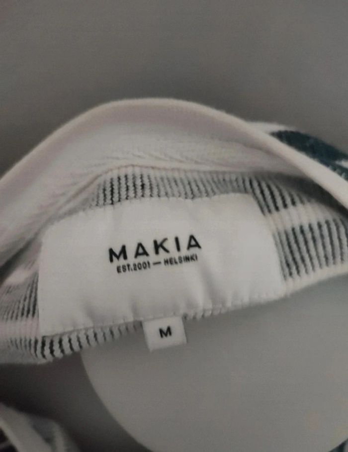 Pull rayé taille M marque Makia - photo numéro 3