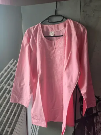 Haut égyptien femme rose manches longues – Taille 3 (100% coton)