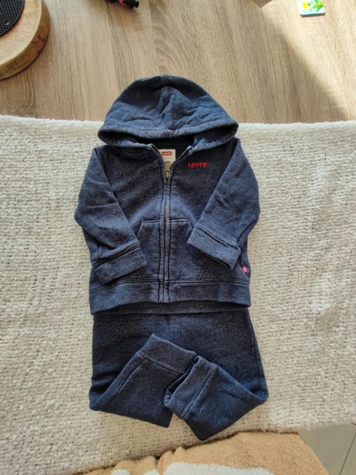 Ensemble levis