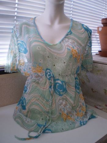 tunique ou blouse t 42 tout viscose NEUF