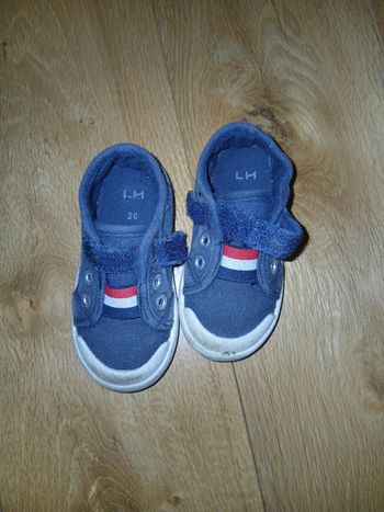 Basquettest bleues taille 20