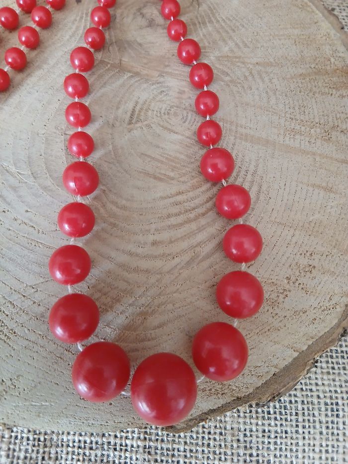 Collier rouge - photo numéro 2