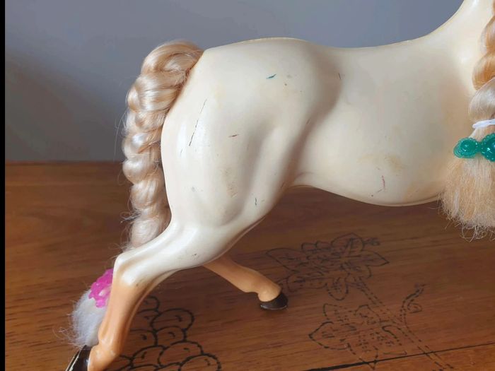 Cheval Barbie Palomino avec  accessoires - photo numéro 4