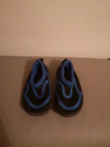 Chaussures de piscine /plage 24