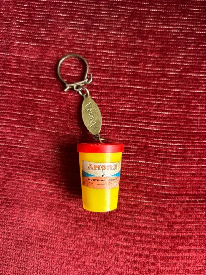 Porte-clé Amora vintage années 1960 - photo numéro 2