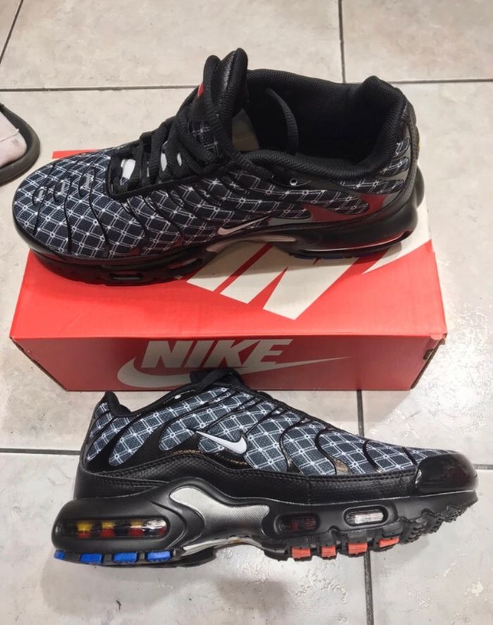 Tn France 🇫🇷 taille 44  jamais porté - photo numéro 2