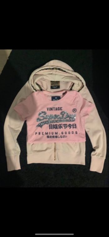 Gilet et tee shirt marque super dry taille 34 /xs  couleur rose