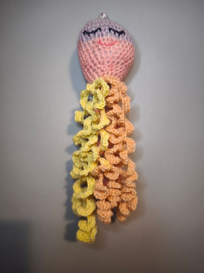 Pieuvre doudou au crochet fait main – apaise et rassure bébé 🌈 - photo numéro 2