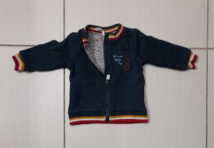 Veste 6 mois 
Bon état