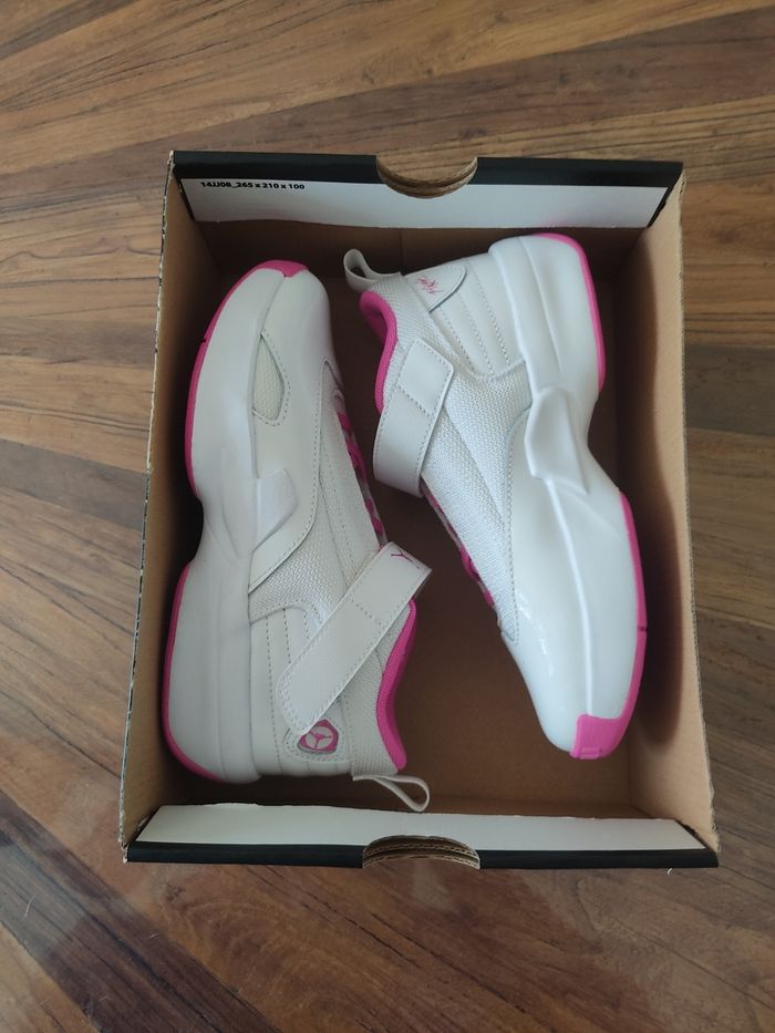 Baskets Jordan max aura 6 T 33 - photo numéro 6
