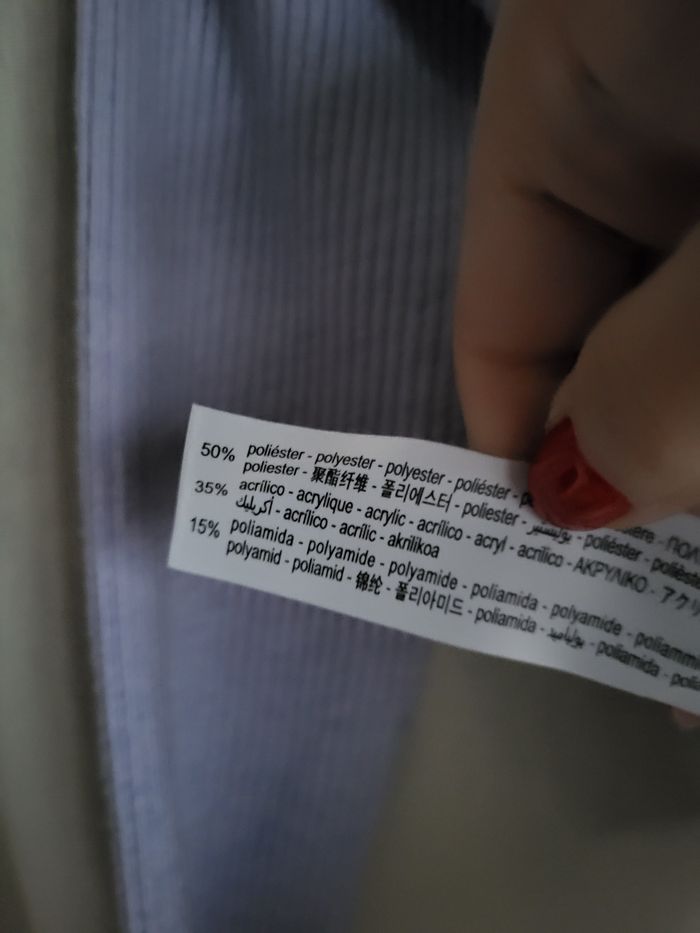 Petit pull manches longues lilas court avec boutons col en v bershka - photo numéro 3