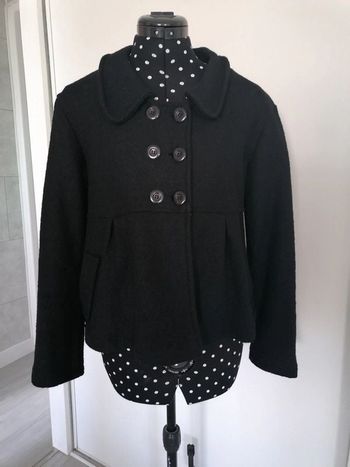 Manteau type capeline en laine
