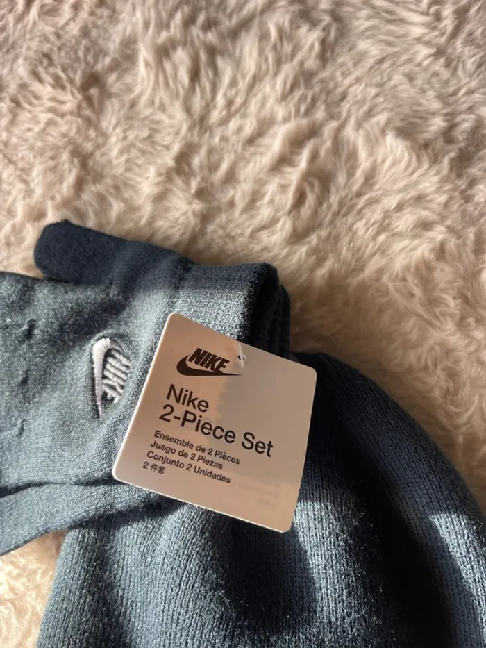 Ensemble bonnet gant Nike - photo numéro 2