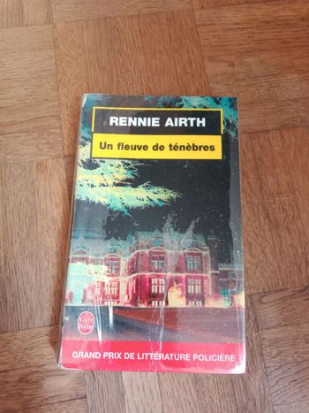 Livre un fleuve de ténèbres 🌞