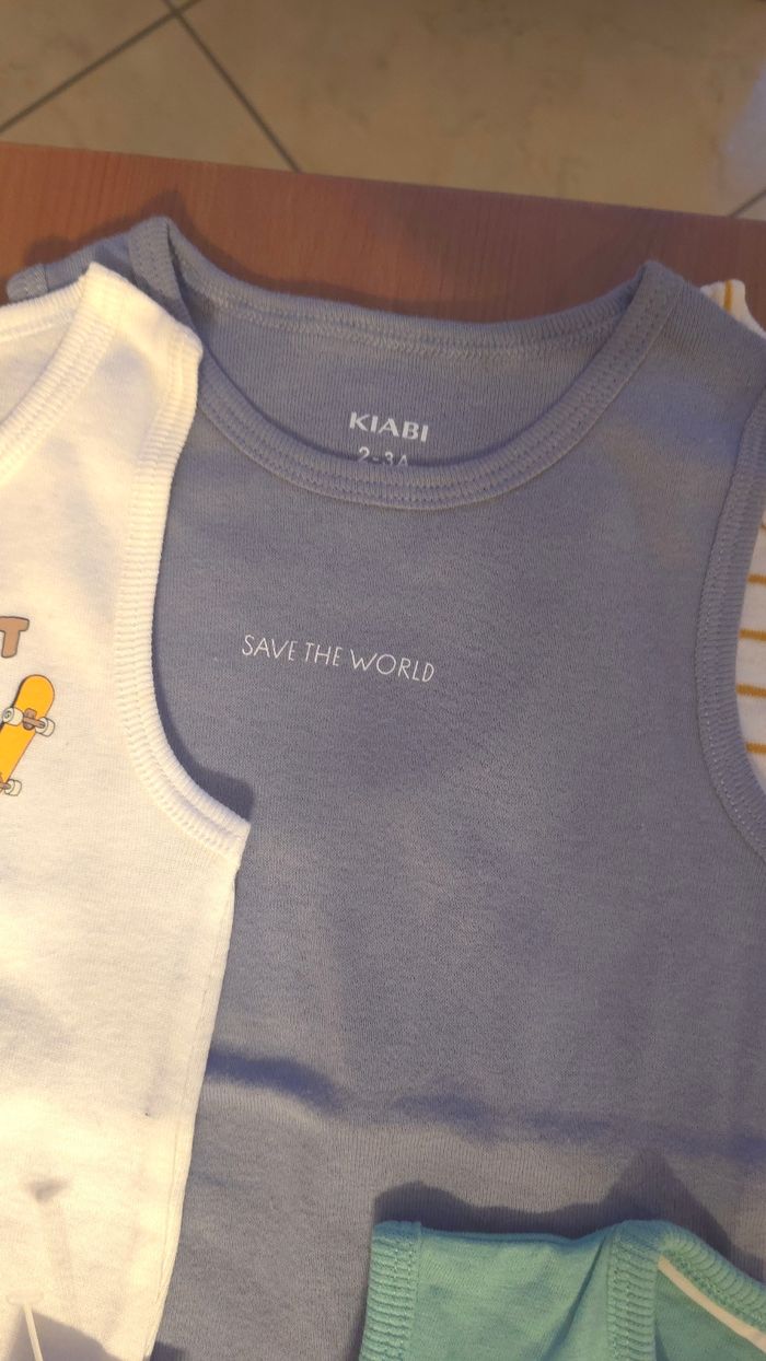 (Neufs non portés) 🤩😍💙 Lot débardeurs 3ans garçon 💙😍🤩 - photo numéro 4