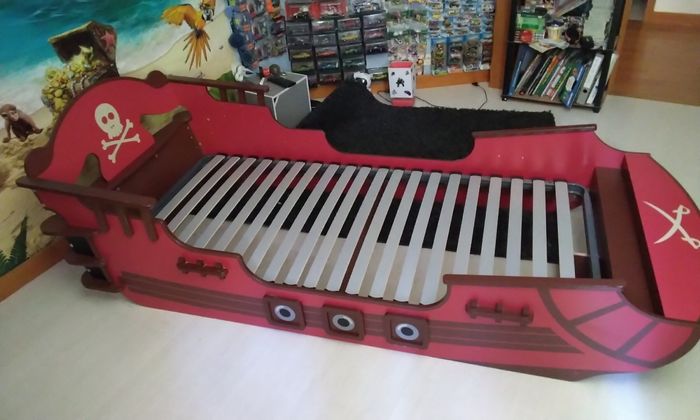 Lit bateau pirate