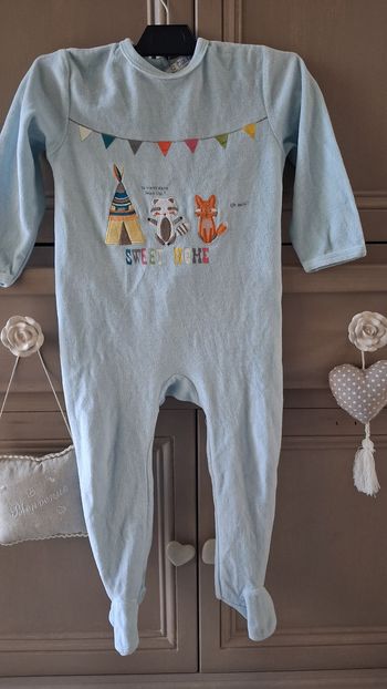 Pyjama bleu ciel et broderie 18 mois