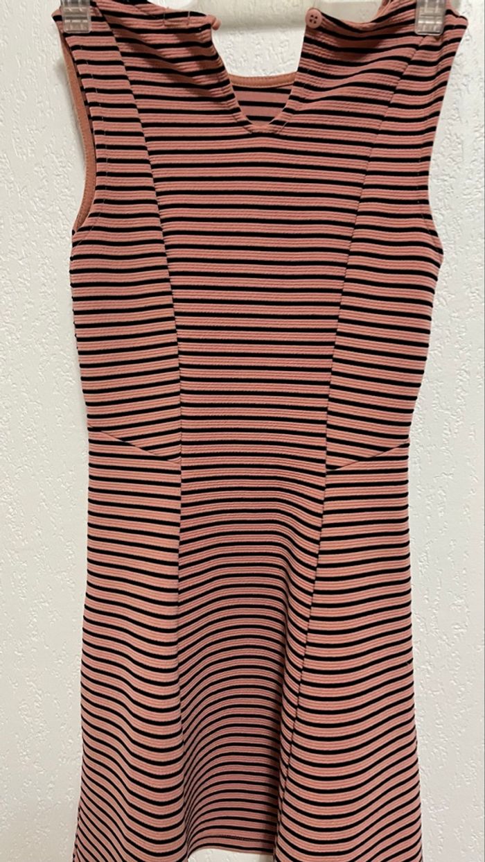 Robe  kiabi 8 ans - photo numéro 5