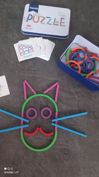 Puzzle créatif éducatif – formes et cartes modèles, méthode Montessori