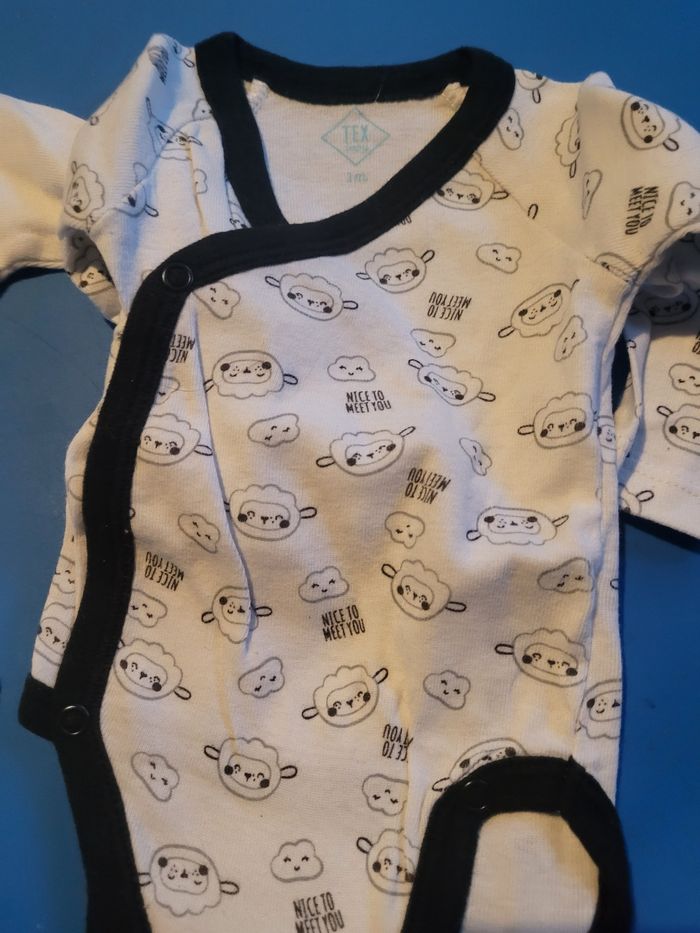 2 bodies manche longue 1 mois - photo numéro 3