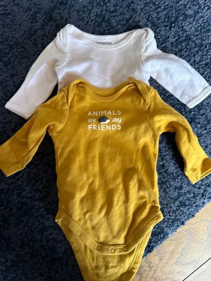 Lot body manches longues bébé fille ou garçon 0/1 mois