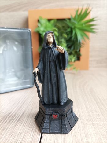 Figurine Sénateur palpatine dark Star Wars Altaya pièce d'échecs