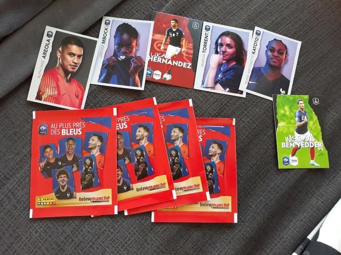 Autocollants panini au plus pres des bleus