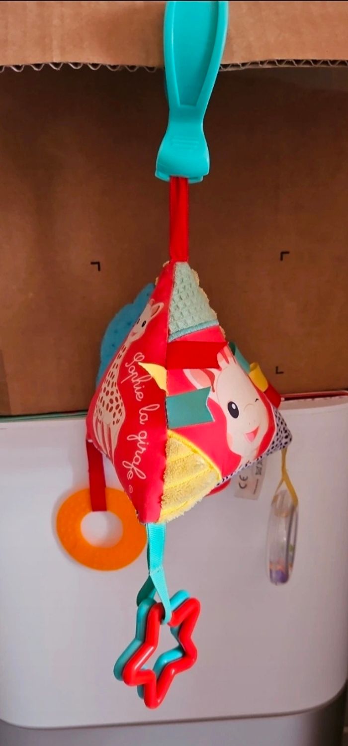 Jouet d'éveil sophie la girafe a suspendre
