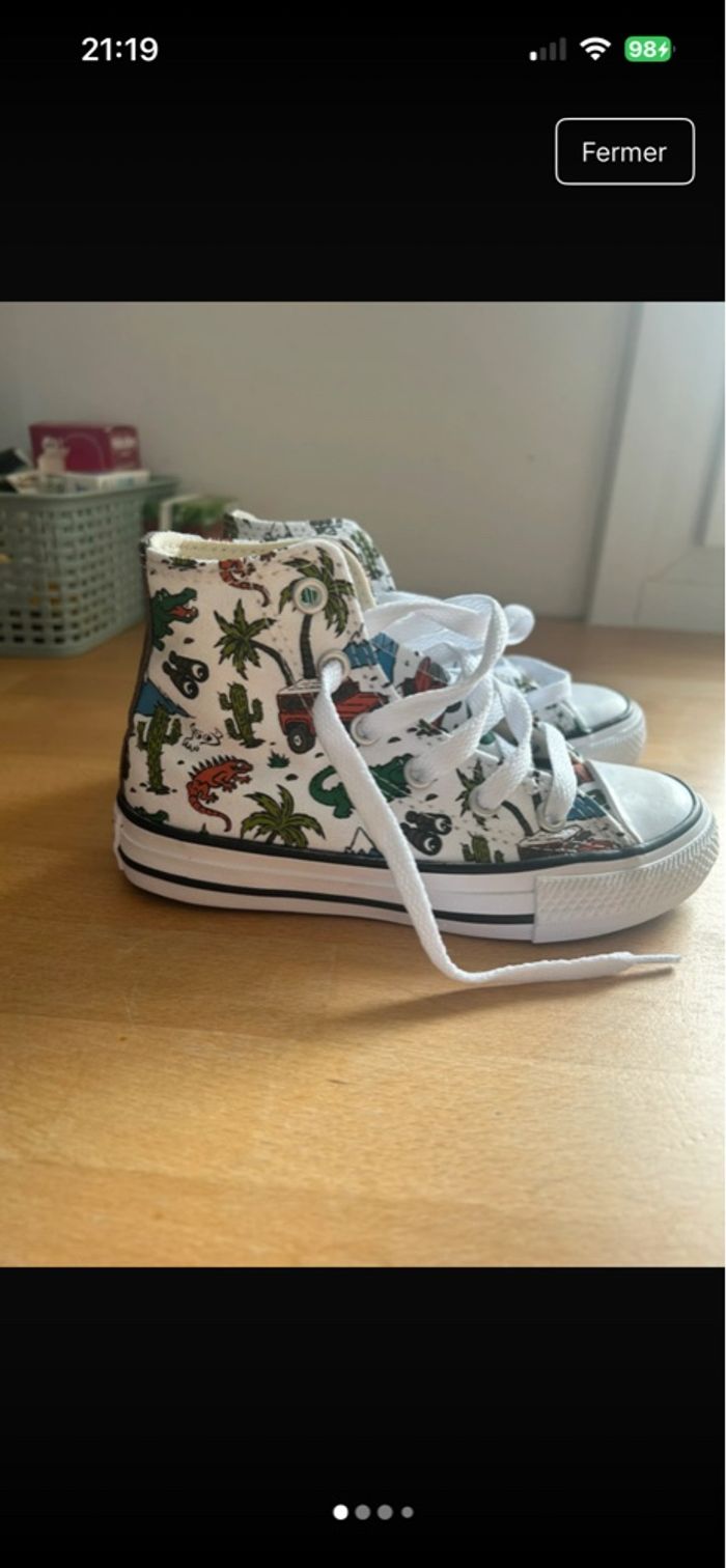 Converse dinosaures